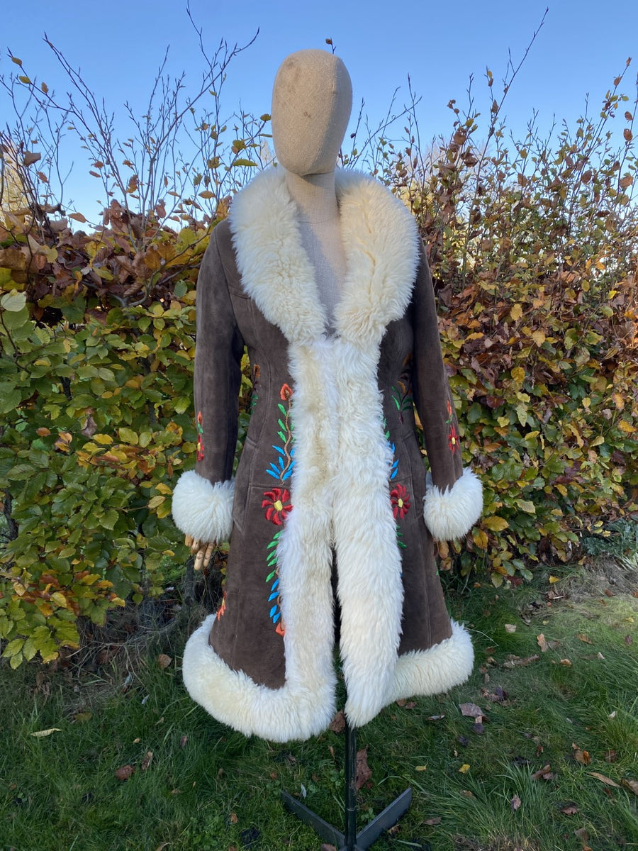 Afghan Sheepskin Coat Fia – Dandelie