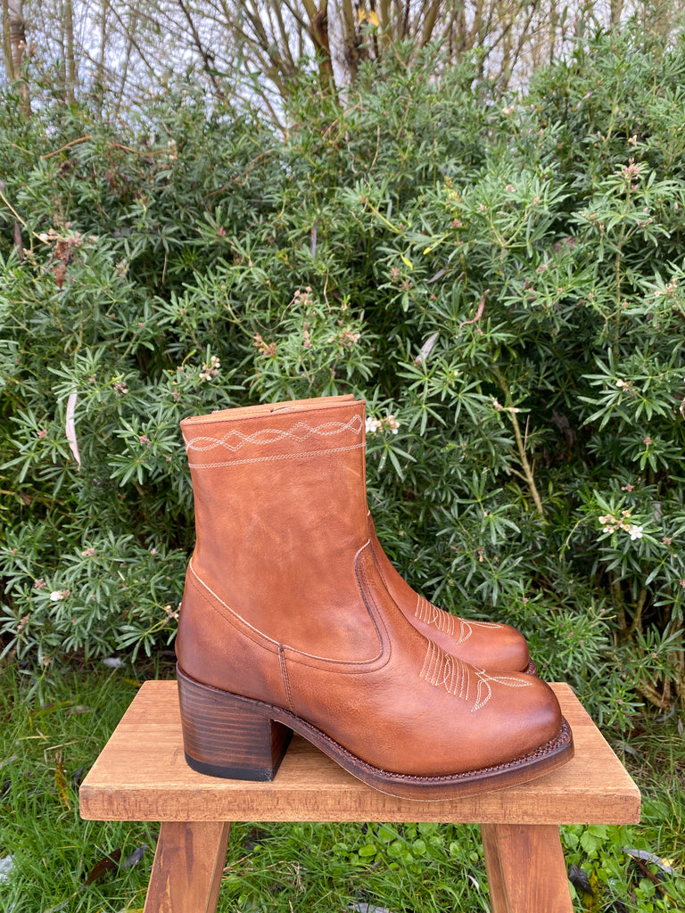 Chunky Ankle Western Boots Brown