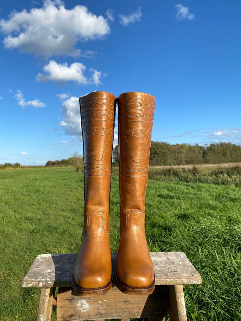 Taurus riding boots store