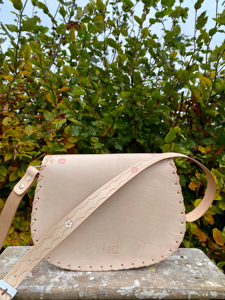 Tiggy by Cuddington Bag Hobo Nude Vintage Blooms Dandelie