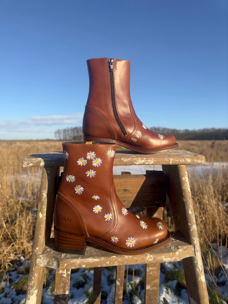 Daisy Boots Brown – Dandelie