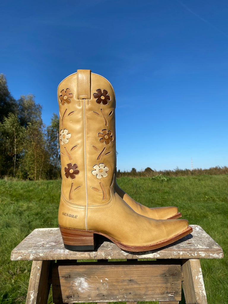 Western Flower Boots Camel - Deadstock